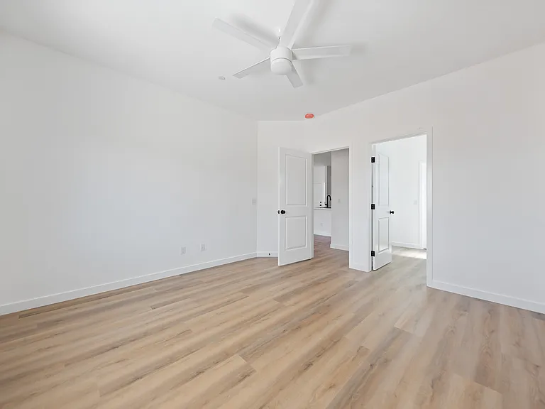 3878 Hilton Ave — Photo 26