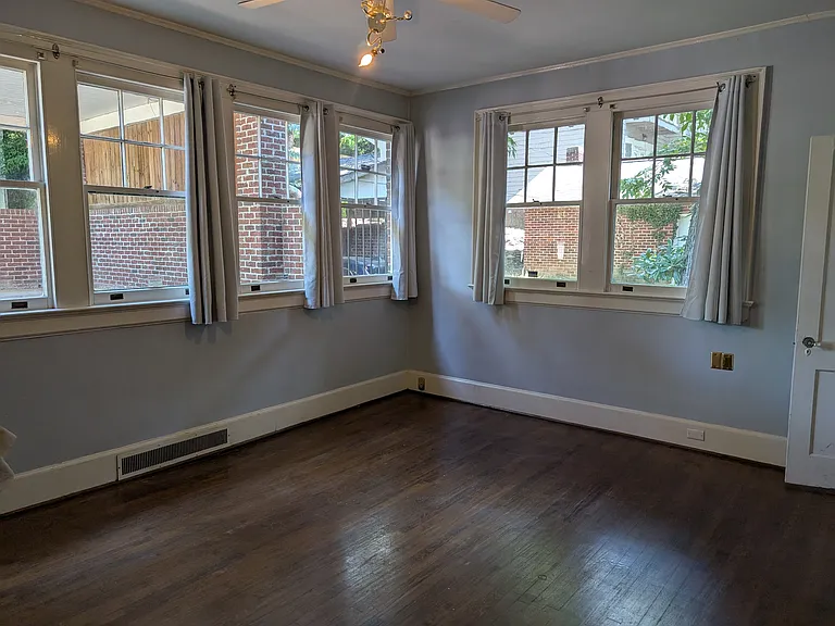 2201 Blossom St — Photo 27