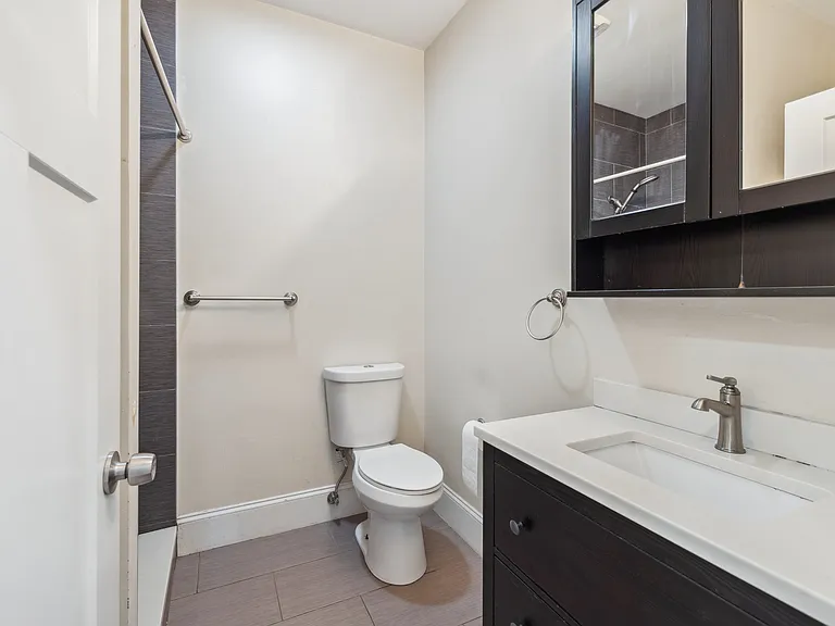 27 Caldwell St #2 — Photo 9