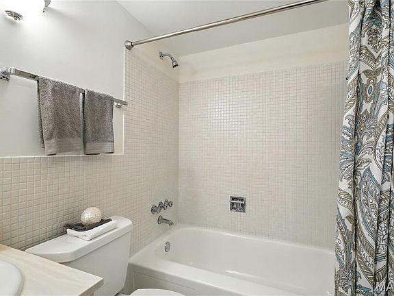 5th image of 11921 Villa Dorado Dr APT A
