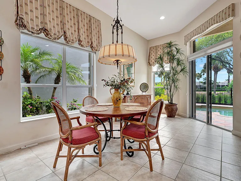 8671 Falcon Green Dr — Photo 9