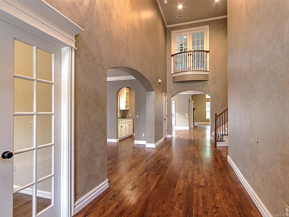 3rd image of 8745 E 105th Pl