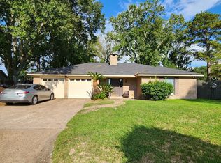 6070 Chisholm Trl, Beaumont, TX 77708