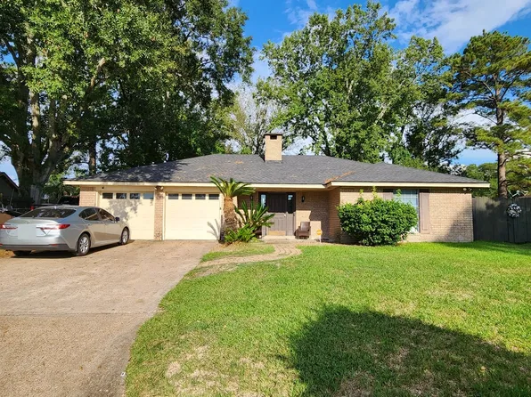 6070 Chisholm Trl, Beaumont, TX 77708