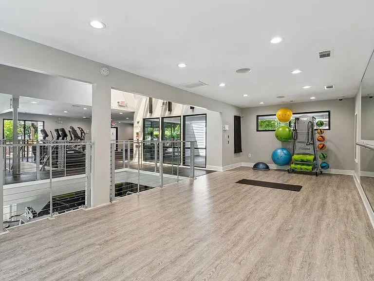 2311 Dunwoody Xing — Photo 22
