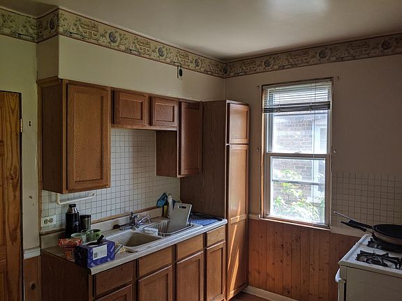 4th image of 5027 W Wilson Ave