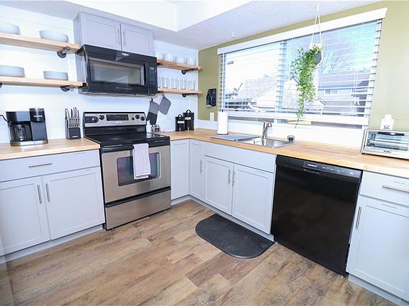 4th image of 6407 E 127th St