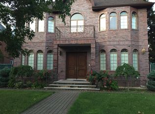 6807 110th St, Forest Hills, NY 11375