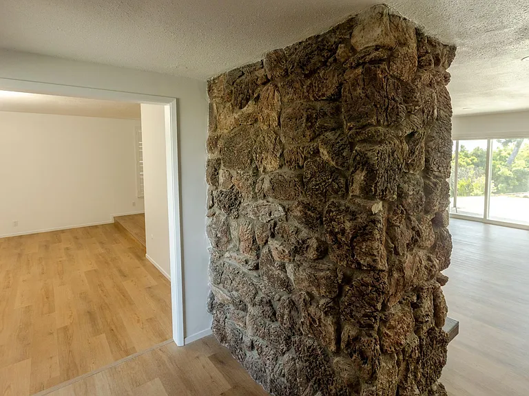 1855 Alpha St — Photo 4