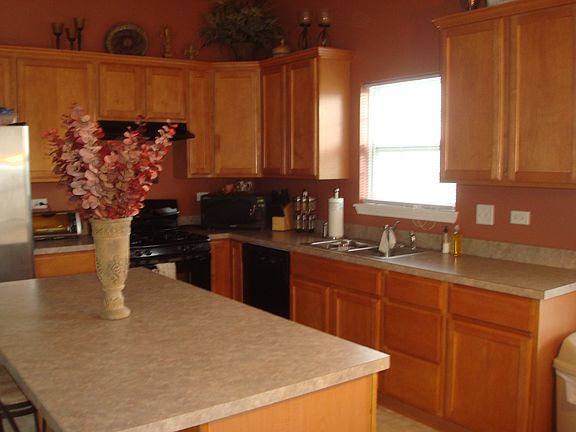 3rd image of 1733 Fieldstone Dr S