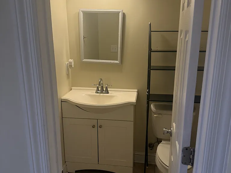 912 Oak St #1 — Photo 10