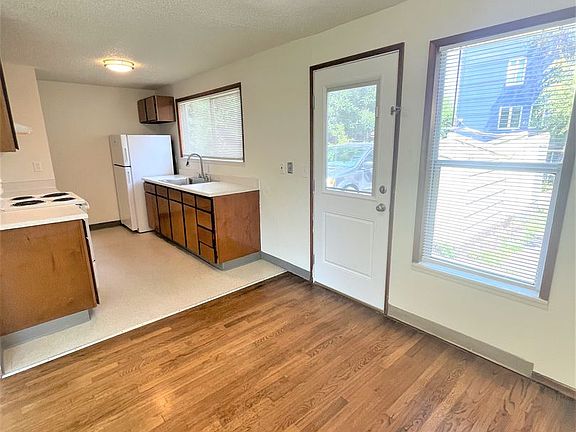 5th image of 3544-3546 N Borthwick Ave #3544