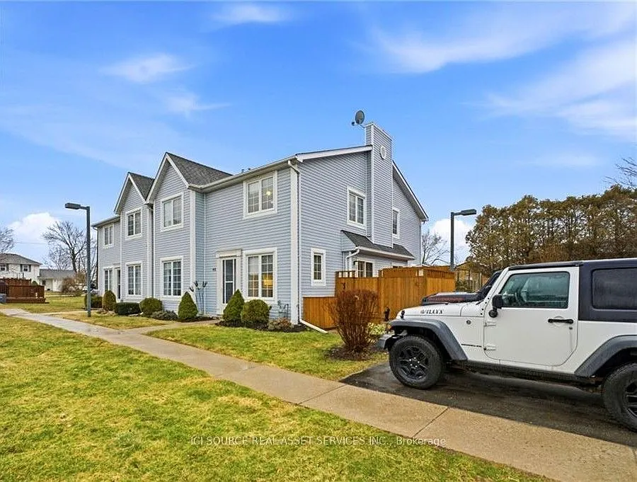 3 bed, $2,450 — Photo 1