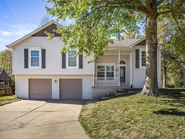 812 S 131st St, Bonner Springs, KS 66012