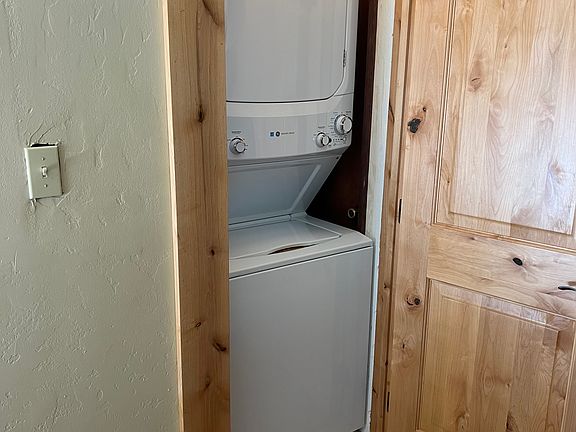 4th image of 330 Braemoor Dr