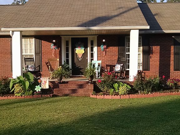 3rd image of 431 River Oaks Dr
