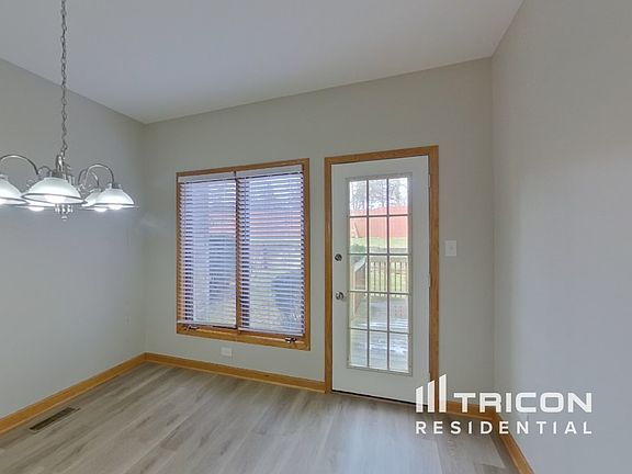 3rd image of 16715 Summercrest Ave