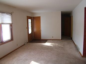 5th image of 3427 Viking Dr