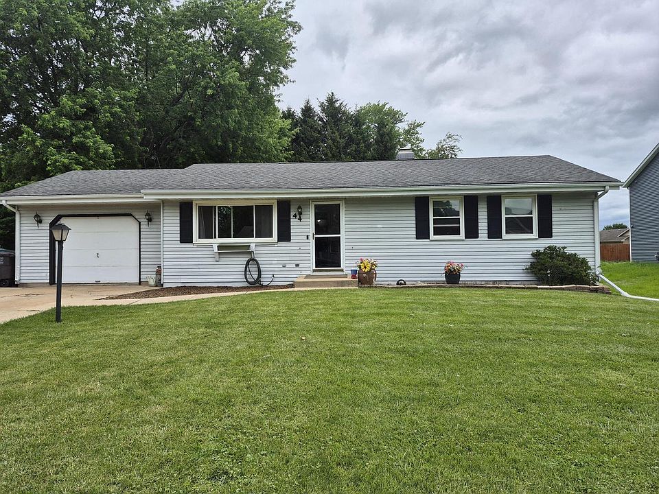 1st image of 44 E Ash Lane