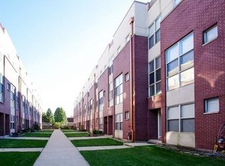 6951 N Western Ave UNIT F, Chicago, IL 60645