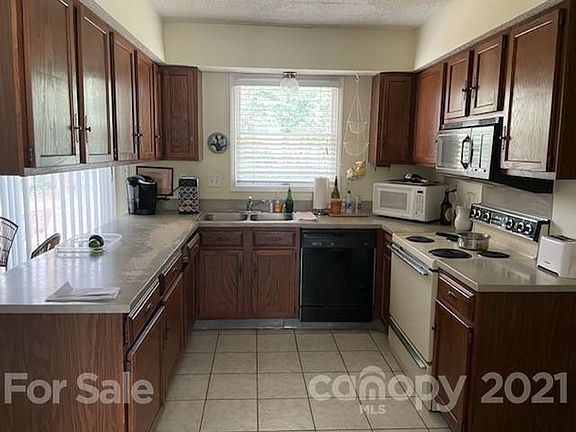 3rd image of 7328 Brigmore Dr