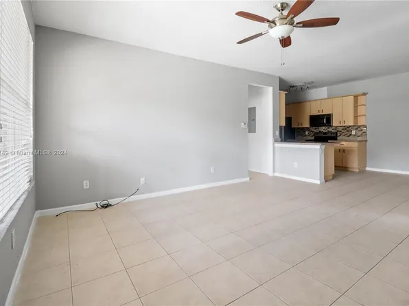 3549 Forest Hill Blvd APT 31, Palm Springs, FL 33406