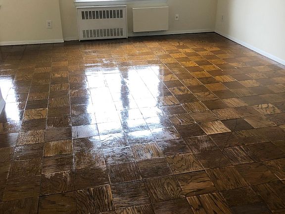 4th image of 14430 Roosevelt Ave #4F