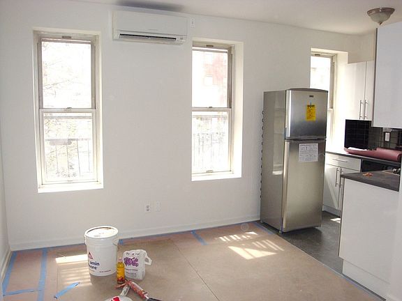 3rd image of 386 Sackett St #2