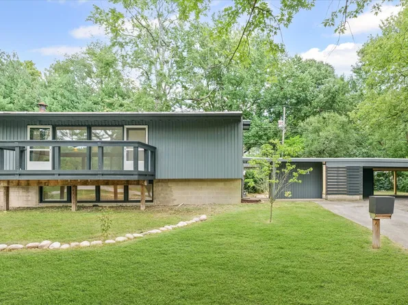 6 Shuman Cir, Urbana, IL 61801