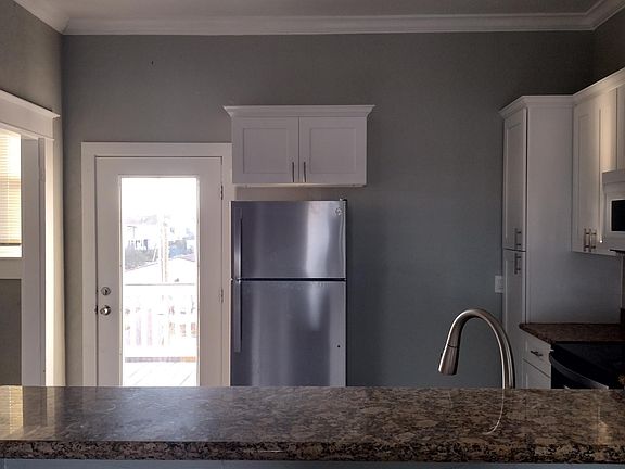 4th image of 3310 Avenue S
