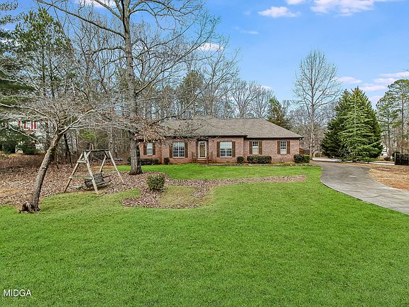3rd image of 400 Coosa Ct