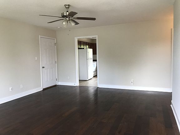 2nd image of 4208 Miracle Ln