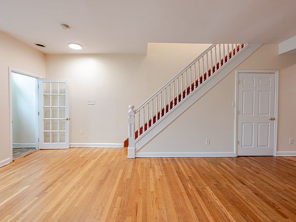3rd image of 639 11th St NE