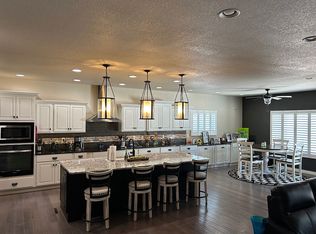 131 Platte View Dr, Phillips, NE 68865