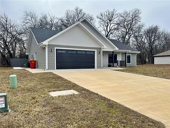 3rd image of 2102 E Cow Creek Ln