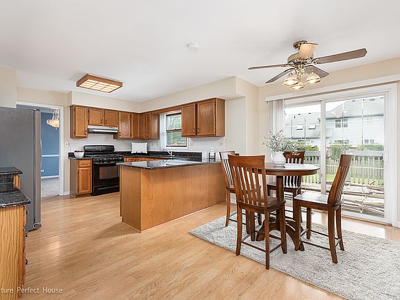 3rd image of 2429 Brockton Cir