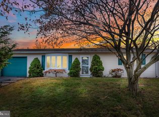 98 Sunset Dr, New Cumberland, PA 17070