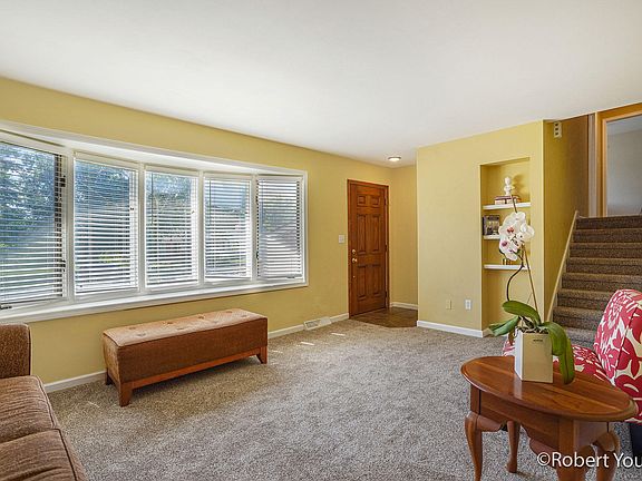 3rd image of 2025 Fawnwood Dr SE