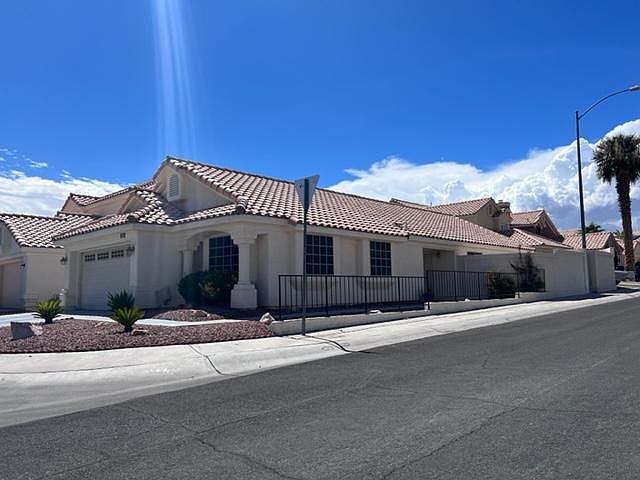 1st image of 1333 Lucia Dr