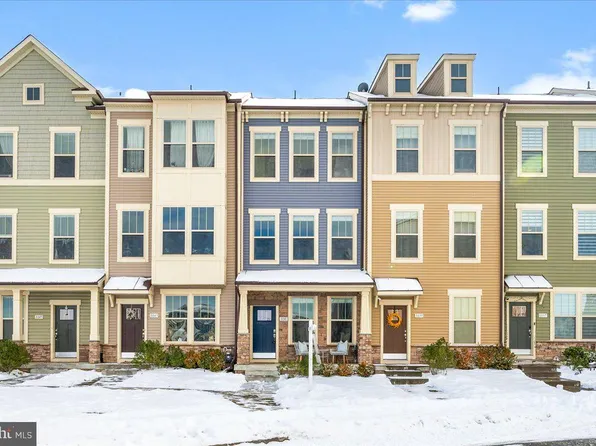 8841 Shady Pines Dr, Frederick, MD 21704