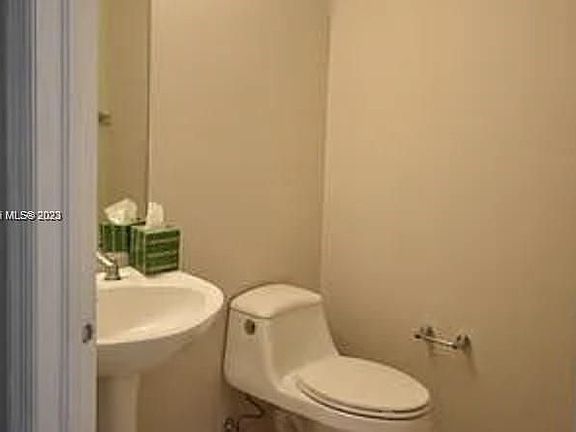 5th image of 2729 NE 184th Ln #2729