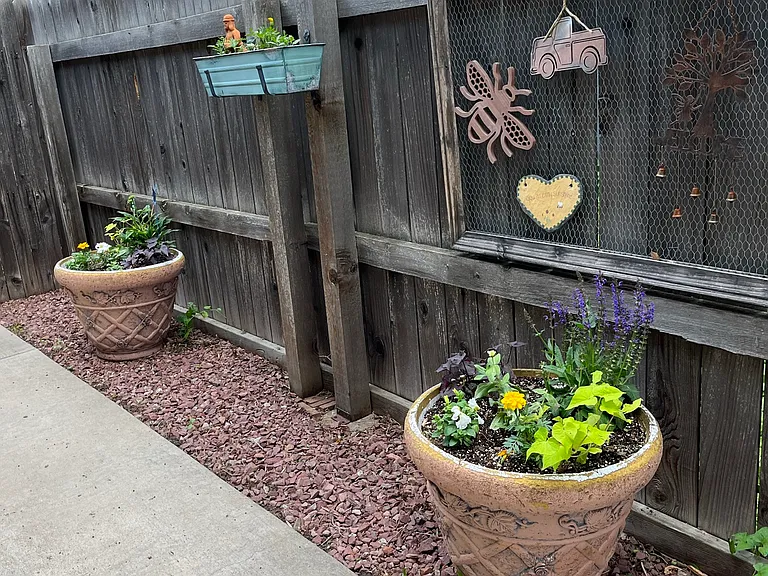 6421 Independence St — Photo 25