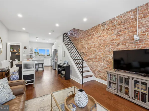 2513 S Clarion St, Philadelphia, PA 19148