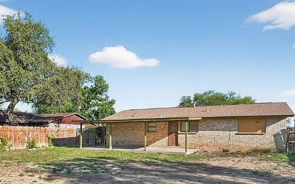 4th image of 11831 Bee Ln