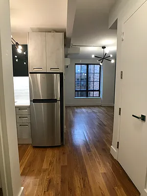 Rented by City Vista Inc | media 52