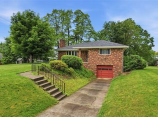 16 Robin Rd, Mc Kees Rocks, PA 15136