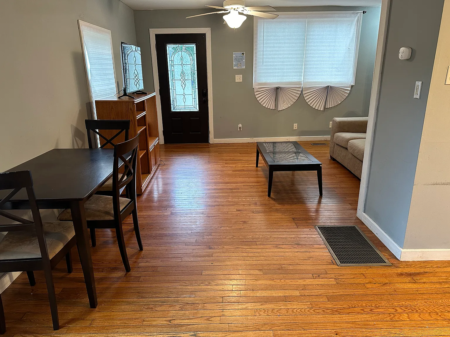2 bed, 1000 sqft, $1,690 — Photo 4