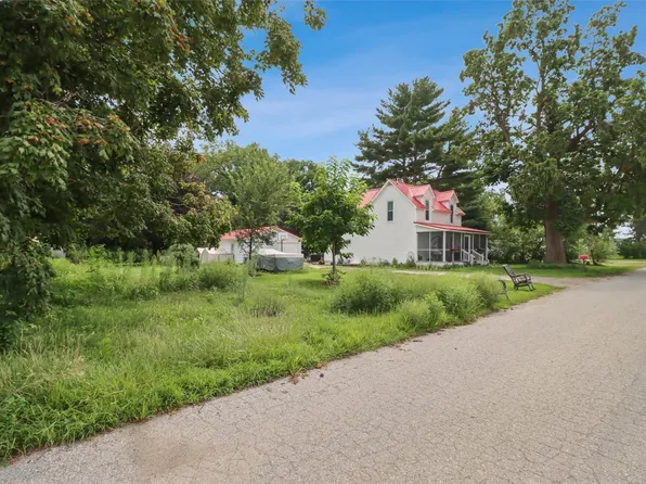 415 Jefferson St, Carlisle, IA 50047