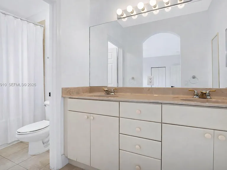 4977 SW 135th Way — Photo 15