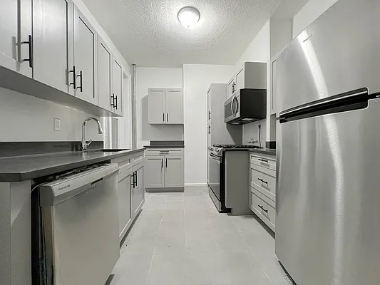 Rented by Compass | media 13